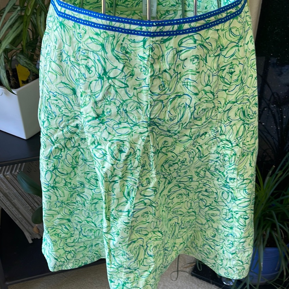 Green skirt apt9